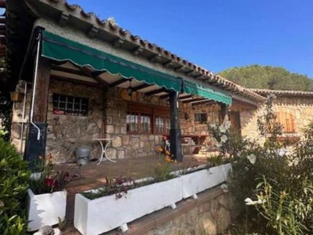 Villa en venta en El Hoyo De Pinares