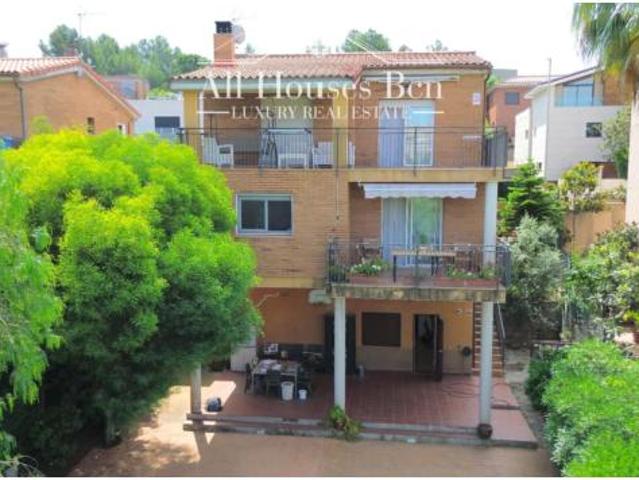 Villa en venta en El Papiol