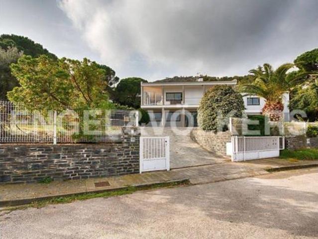 Villa en venta en El Port De La Selva