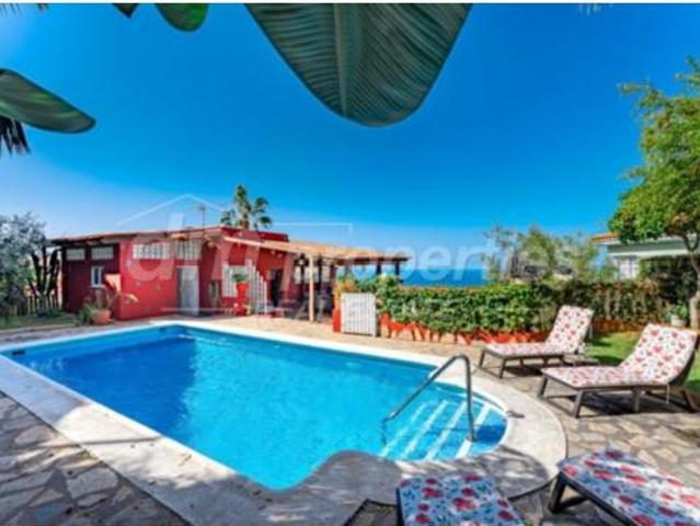 Villa en venta en Tenerife, Urbanización la Baranda