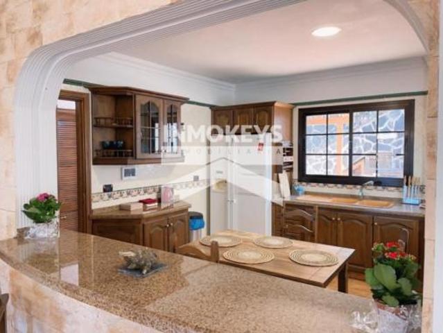 Villa en venta en Tenerife, Urbanización Nortesol