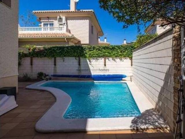 Chalet en venta en Fraternidad, el Vinalopó Mitjà / El Vinalopó Medio