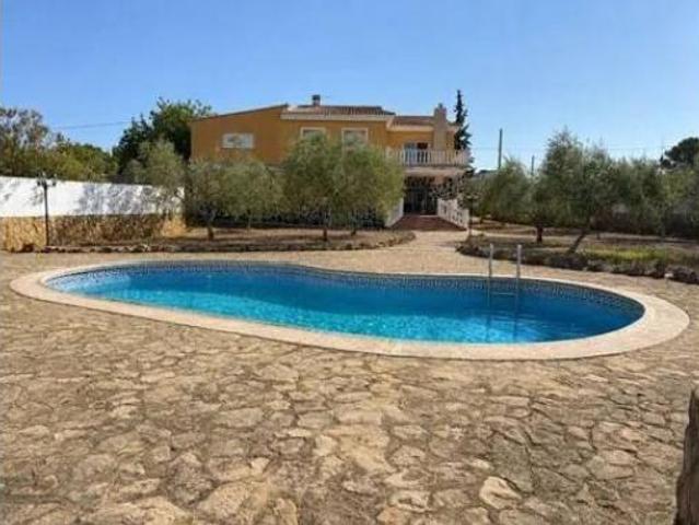 Chalet en venta en Enguera, València / Valencia