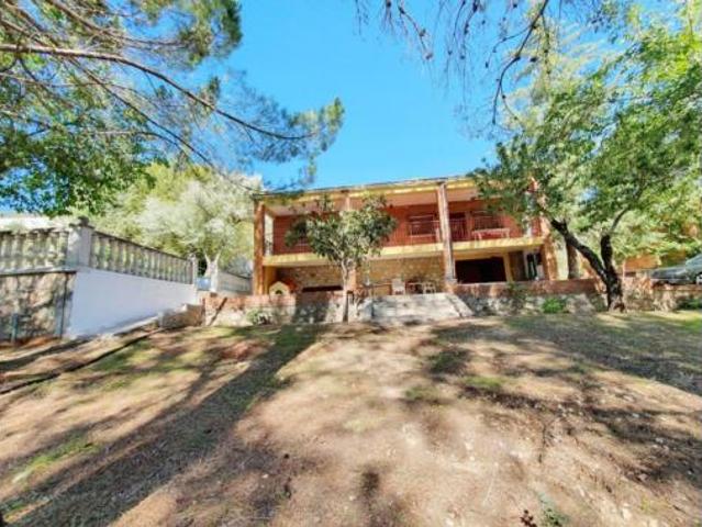 Villa en venta en Escariche