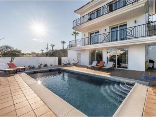 Chalet en venta en Alcazaba Beach, Costa del Sol Occidental