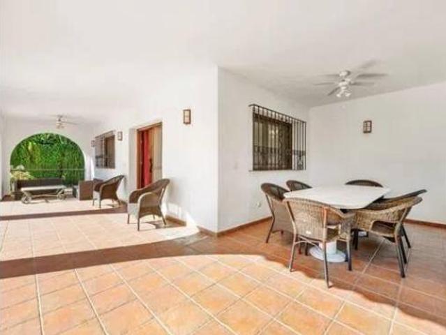 Chalet en venta en Nueva Atalaya, Costa del Sol Occidental