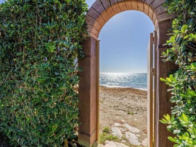 Villa en venta en Estepona, Bel-Air