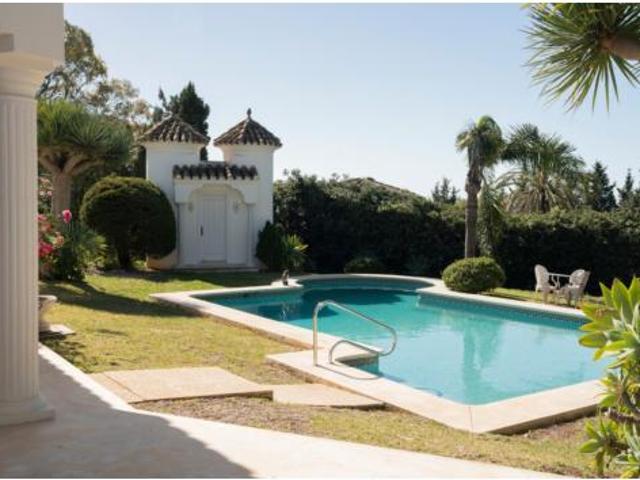 Villa en venta en Estepona, Bel-Air