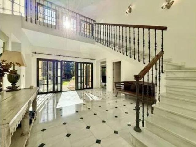 Chalet en venta en Atalaya, Costa del Sol Occidental