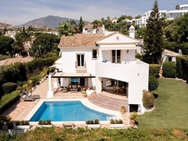 Villa en venta en Estepona, El Paraíso