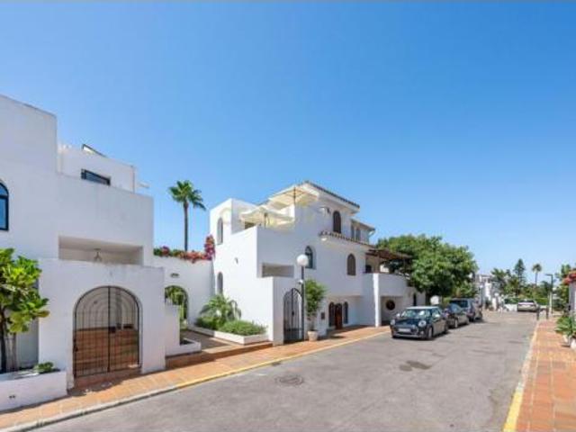 Chalet en venta en Albayalde, Estepona