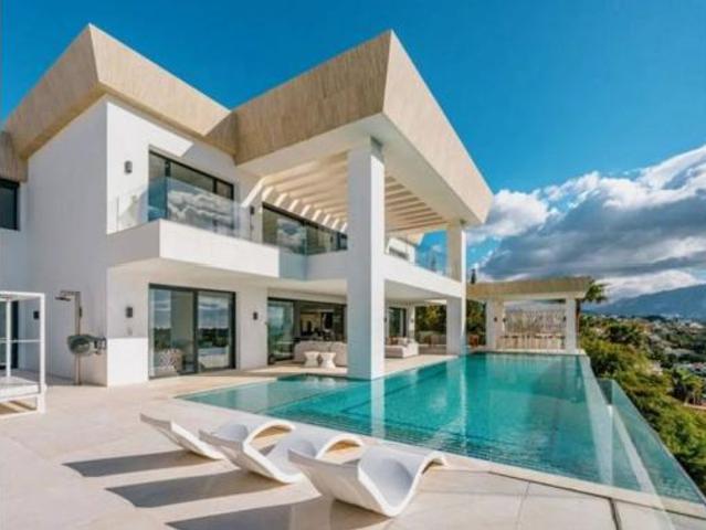 Villa en venta en Estepona, El Paraíso