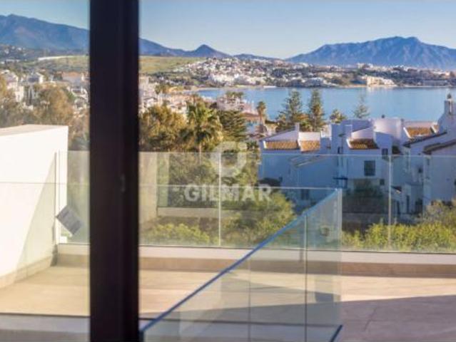 Chalet en venta en Urbanización Altos de Guadalobon, Estepona