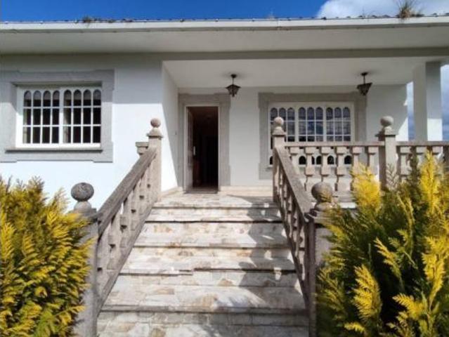 Chalet en venta en Mandiá, Ferrol