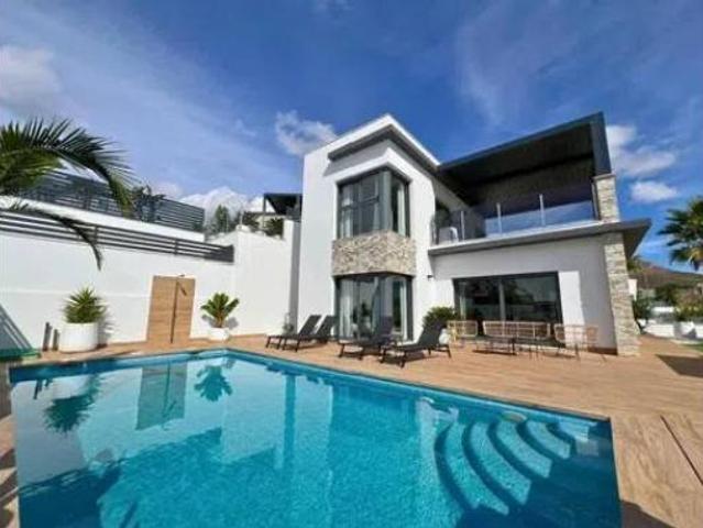 Chalet en venta en la Marina Baixa, Valencia