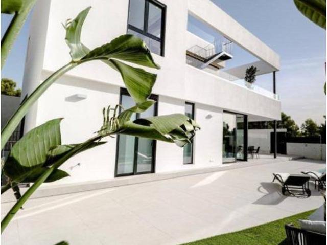 Chalet en venta en la Marina Baixa, Valencia