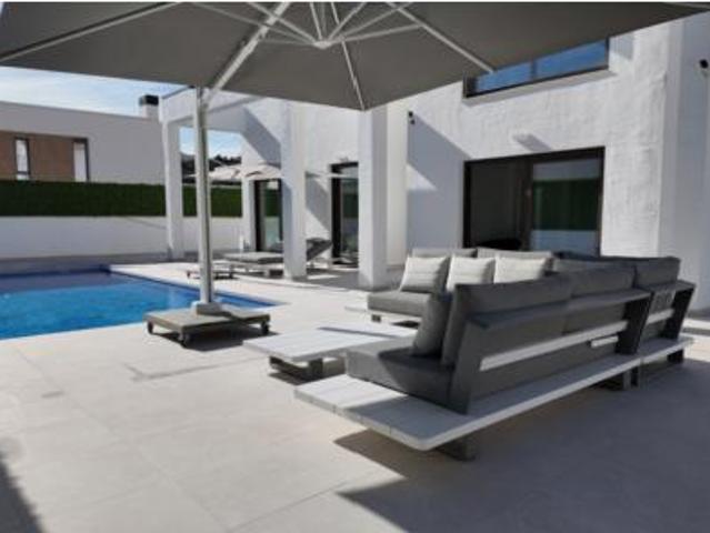 Chalet en venta en la Marina Baixa, Valencia