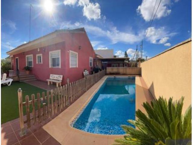 Chalet en venta en La Gineta, Oriental