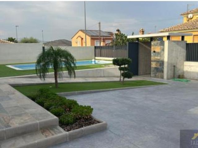 Chalet en venta en La Gineta, Oriental