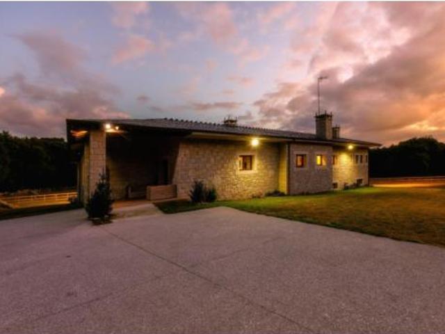 Chalet en venta en Friol, Lugo