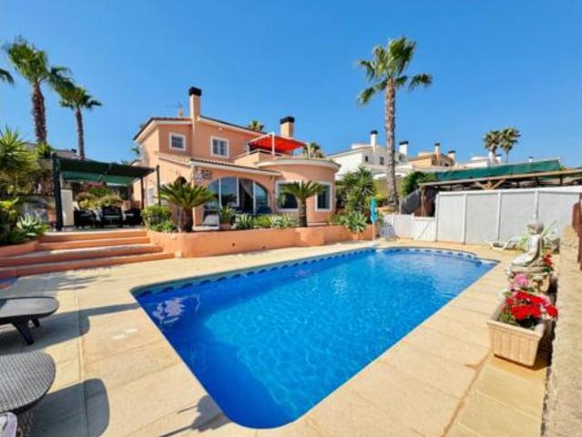 Villa en venta en Gata De Gorgos, Urbanització Gata Residencial