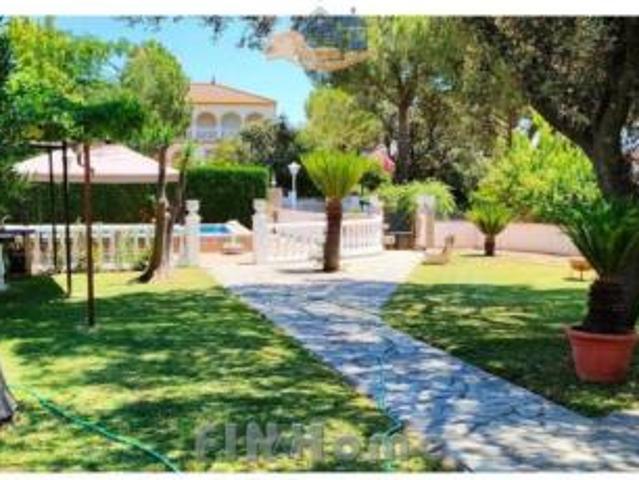 Chalet en venta en Gerena, Andalucía