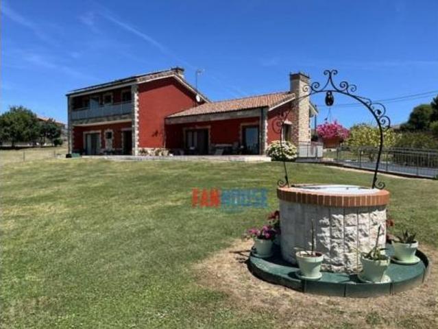 Chalet en venta en Casares, Gijón