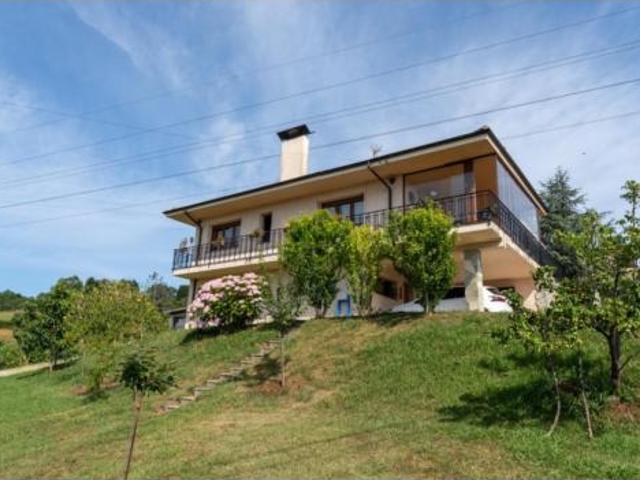 Chalet en venta en La Robellada, Gijón