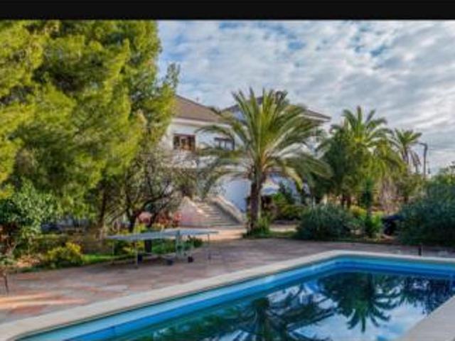 Villa en venta en Gilet, La Paz