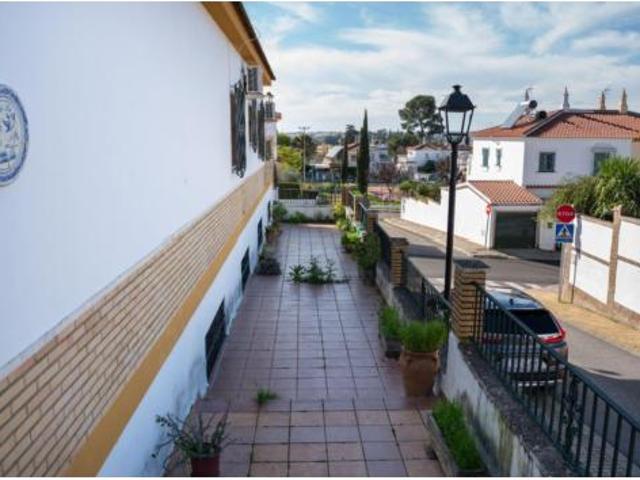 Chalet en venta en Gines, Andalucía