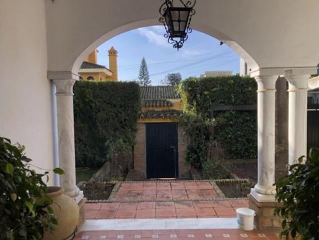 Chalet en venta en Gines, Andalucía