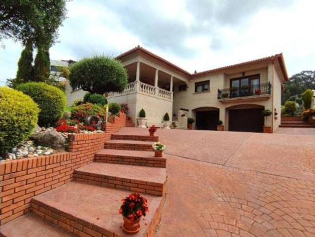 Chalet en venta en Vilaza, Vigo