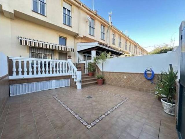 Chalet en venta en Joaquina Eguaras, Granada