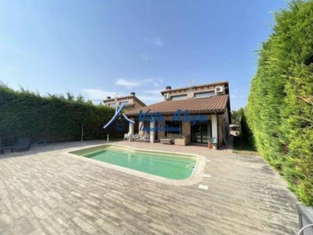 Chalet en venta en Haro, La Rioja