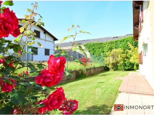 Villa en venta en Hazas De Cesto