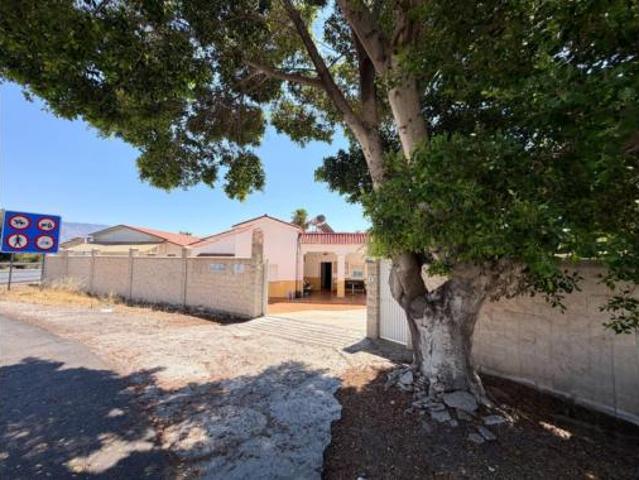 Chalet en venta en La Gloria, Huércal De Almería