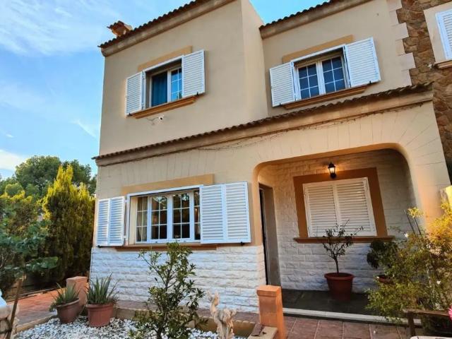 Villa en venta en Llucmayor