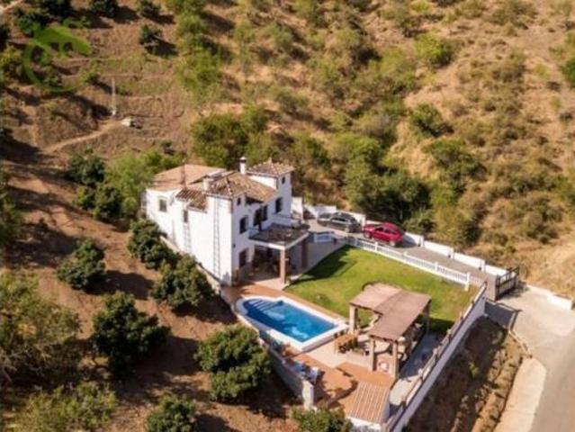 Villa en venta en Iznate
