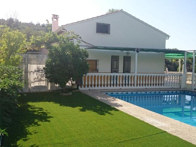 Villa en venta en Iznatoraf
