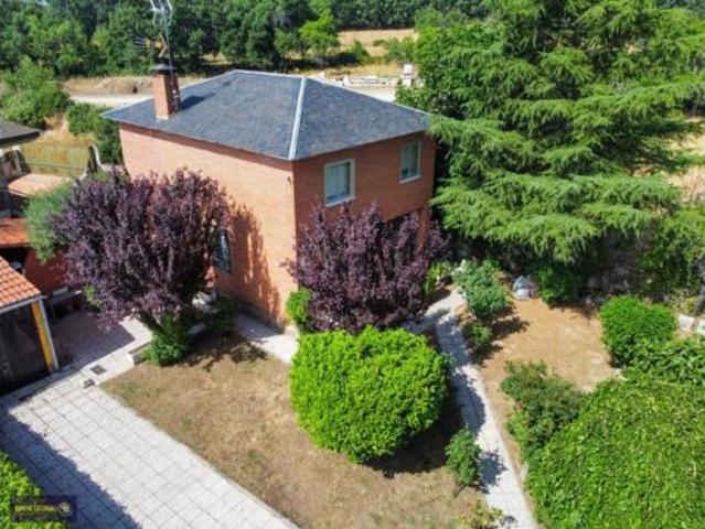 Villa en venta en La Cabrera