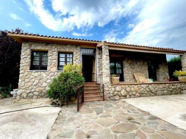 Villa en venta en La Cabrera