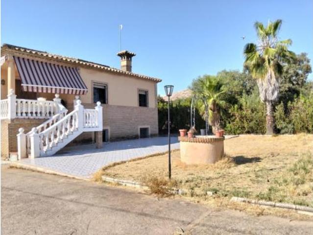 Chalet en venta en La Carlota, Córdoba