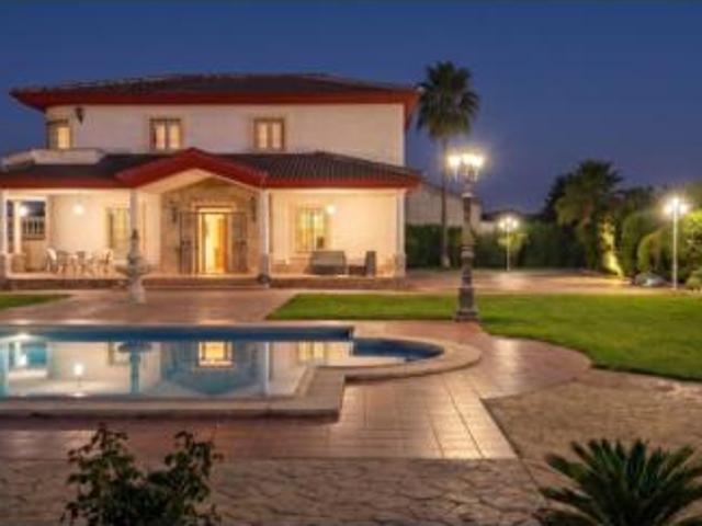 Chalet en venta en El Rinconcillo, La Carlota