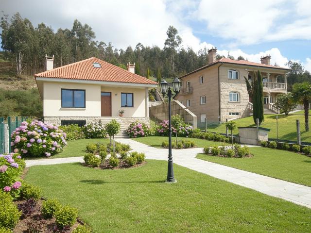 Chalet en venta en Ames, Santiago