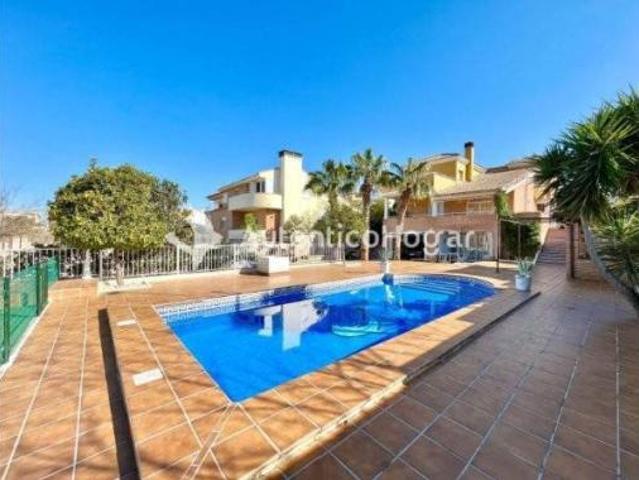 Villa en venta en La Guardia De Jaén