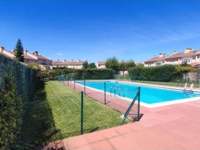 Villa en venta en La Lastrilla, El Sotillo