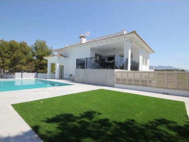 Villa en venta en La Nucia, Urbanización Panorama