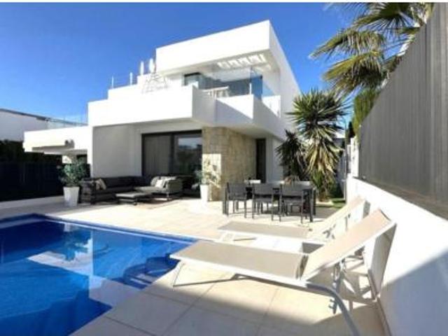 Villa en venta en La Nucia, Nucia Park