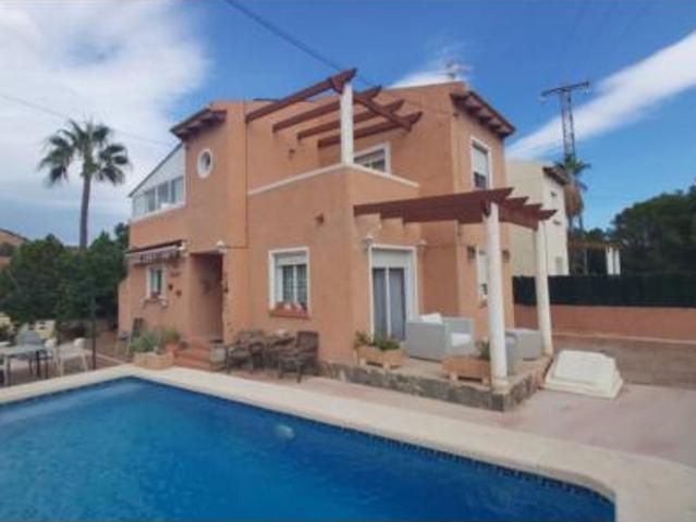 Villa en venta en La Nucia, Nucia Park
