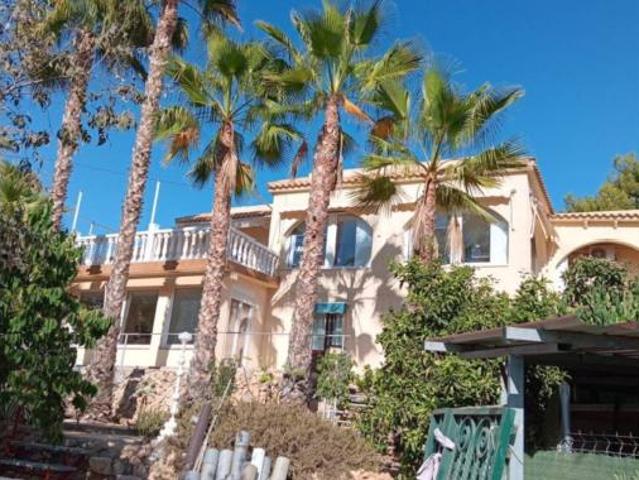 Villa en venta en La Nucia
